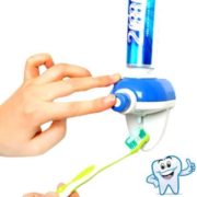 Dávkovač zubní pasty