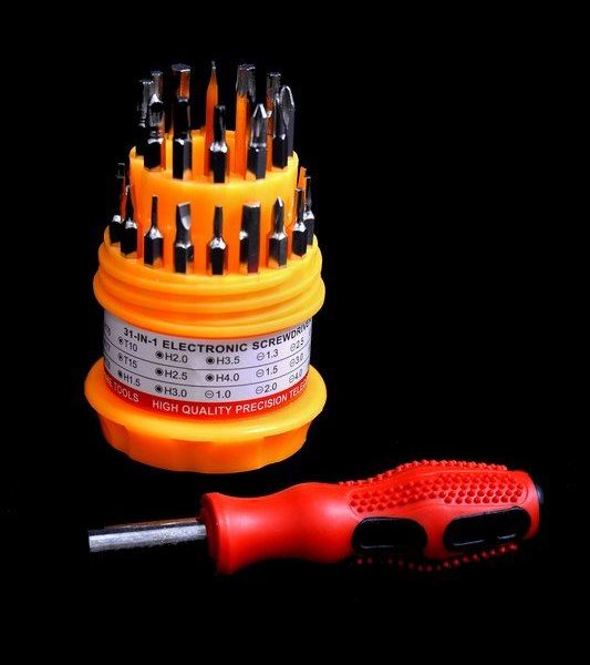 Mini sada cestovních šroubováků 31v1