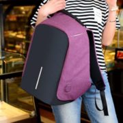 Bezpečnostní batoh s USB nabíječkou - fialový