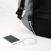 Bezpečnostní batoh s USB nabíječkou - šedý