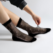 Průhledné ponožky s květy - černé