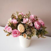 Dekorativní květinový puget - krémový