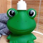 Roztomilý dávkovač na mýdlo - žabka